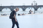 Gamin hipster au Miroir d'eau (Bordeaux)
