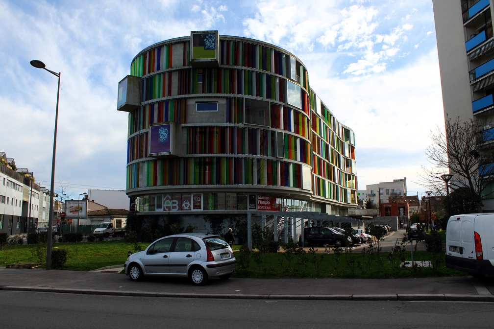 Maison de l'Emploi (quartier Ravezies, Bordeaux)