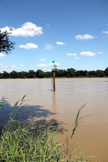 Balise à l'embouchure de Tartifume (Garonne)