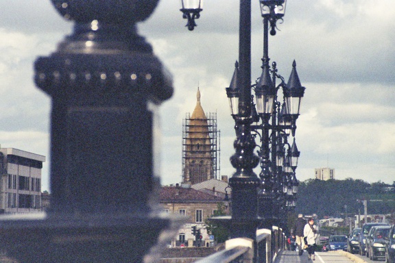 Eglise Sainte-Marie depuis le pont de pierre