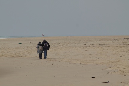 Vieux couple plage de la Pointe du Cap-Ferret